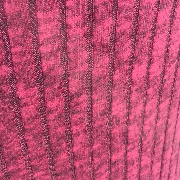 BURGUNDY OFF THE SHOULDER RIBBED KNIT MAXI DRESS - Picture 7 of 9